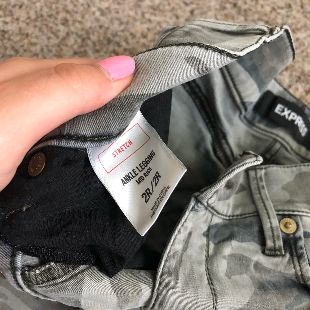 Express pants - Picture 3 of 4